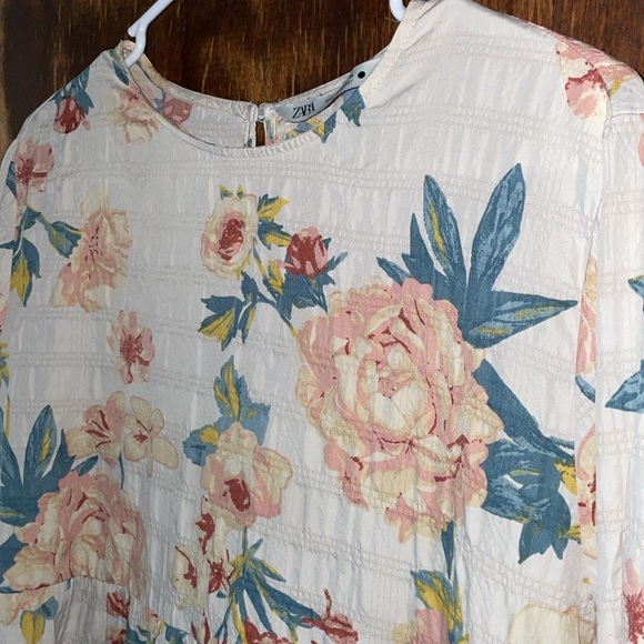 Zara floral dress -light colors - Picture 4 of 6